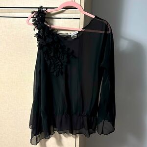 MK SOLO size 2 fits like a size 6-8 black blouse